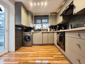 Kitchen- click for photo gallery